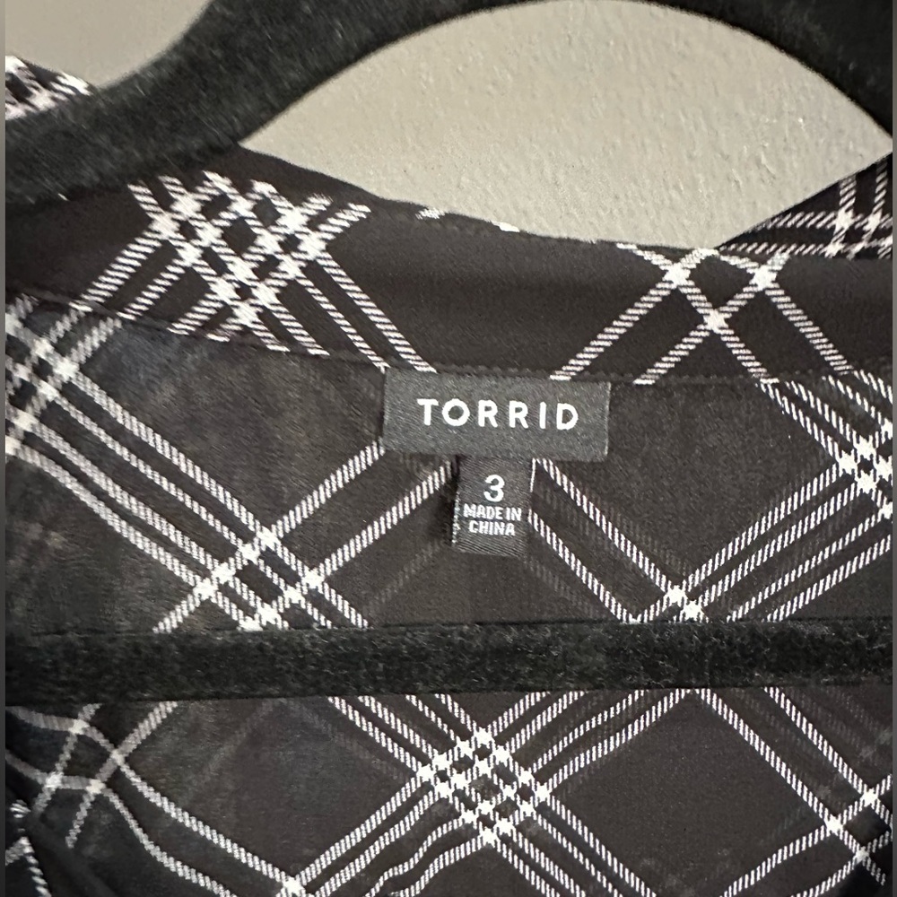 Torrid Top - Picture 2 of 2